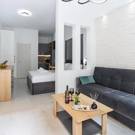 New Luxury In Downtown Apartment *