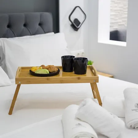 New Luxury In Downtown Apartment *