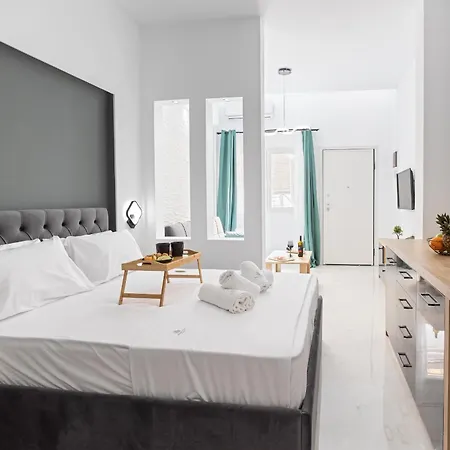 New Luxury In Downtown * Tesalónica