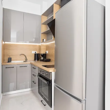 New Luxury In Downtown *