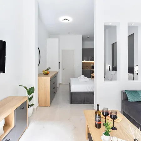 New Luxury In Downtown *